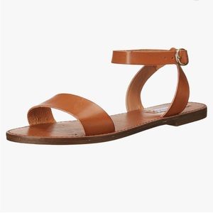 NWOT Steve Madden Dairr Flat Sandal